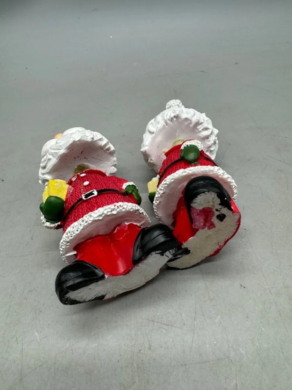 Ceramic Santa Bobble Head Figurines Set Of 2 Red & White Christmas Decor READ